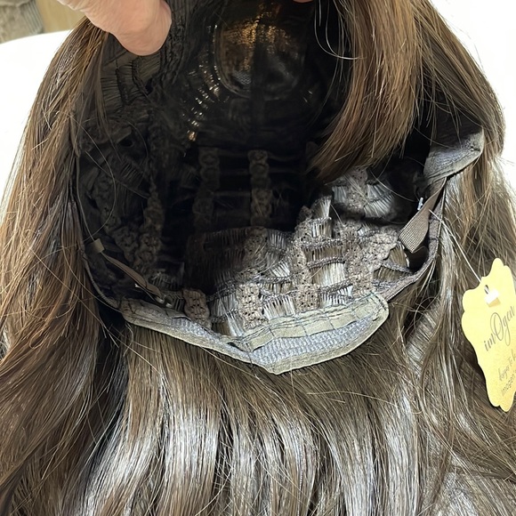 NWT 14” mixed browns wig highlighted dark brown long bangs sleek full rounded - Picture 7 of 16